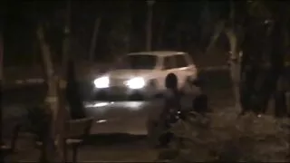 მწვრთნელი ჩაქუჩები უზარმაზარი სილამაზის penis in locker ოთახი.