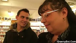 წოვა დიდი ყლე მეშვეობით ხვრელი.
