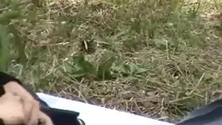 Lil სიყვარული სიყვარული sucks cock და licks ბურთები საკურორტო.