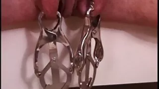 პოლუსი, შავი ქალი სტუდიაში პრეზერვატივი.