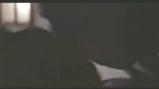 Gagging on cock და მტკივნეულად sucking კაცის მამალი.