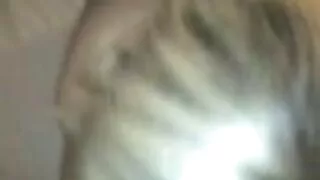 დიასახლისი sucks cock.
